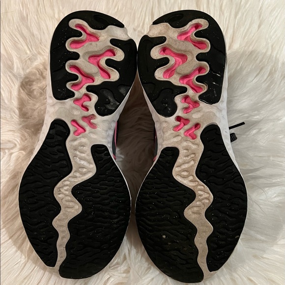 Nike Renew black/pink CT1430-092 kids sz US 4.5Y - Picture 5 of 7